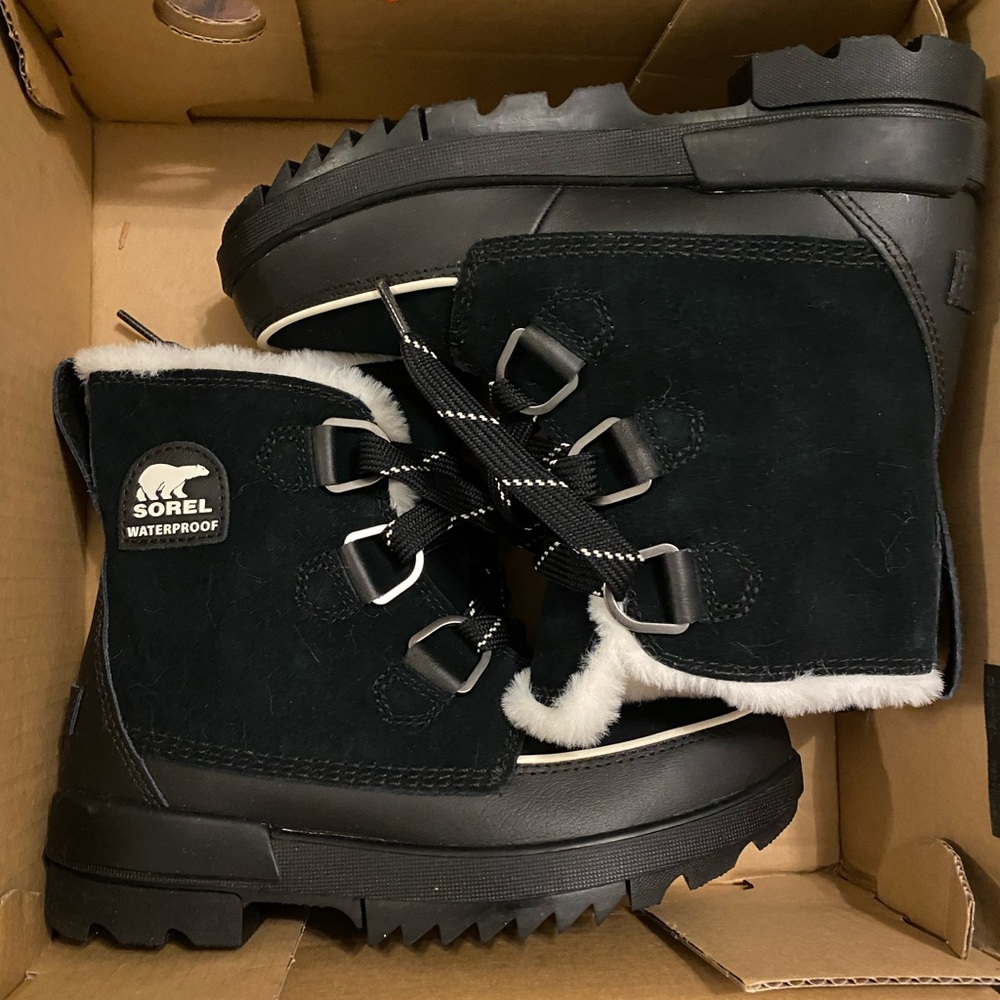 SOREL WINTER BOOTS, SIZE 6.5, WORN ONCE
